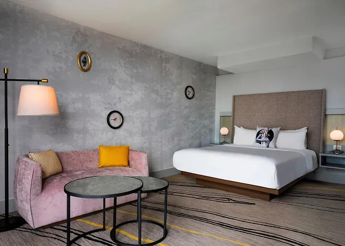 Camera con letto king size